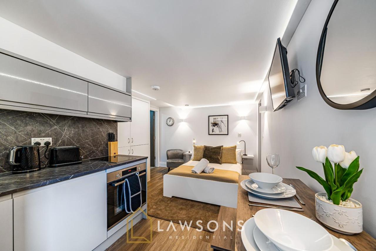 Cosy Living By Lawsons Apartment Windsor Exterior photo